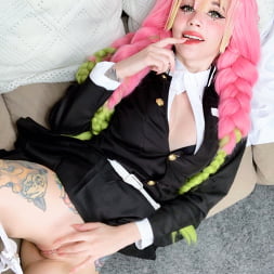 Purple Bitch en 'Evil Angel' Mitsuri de demon slayer y agujeros (Miniatura 2)