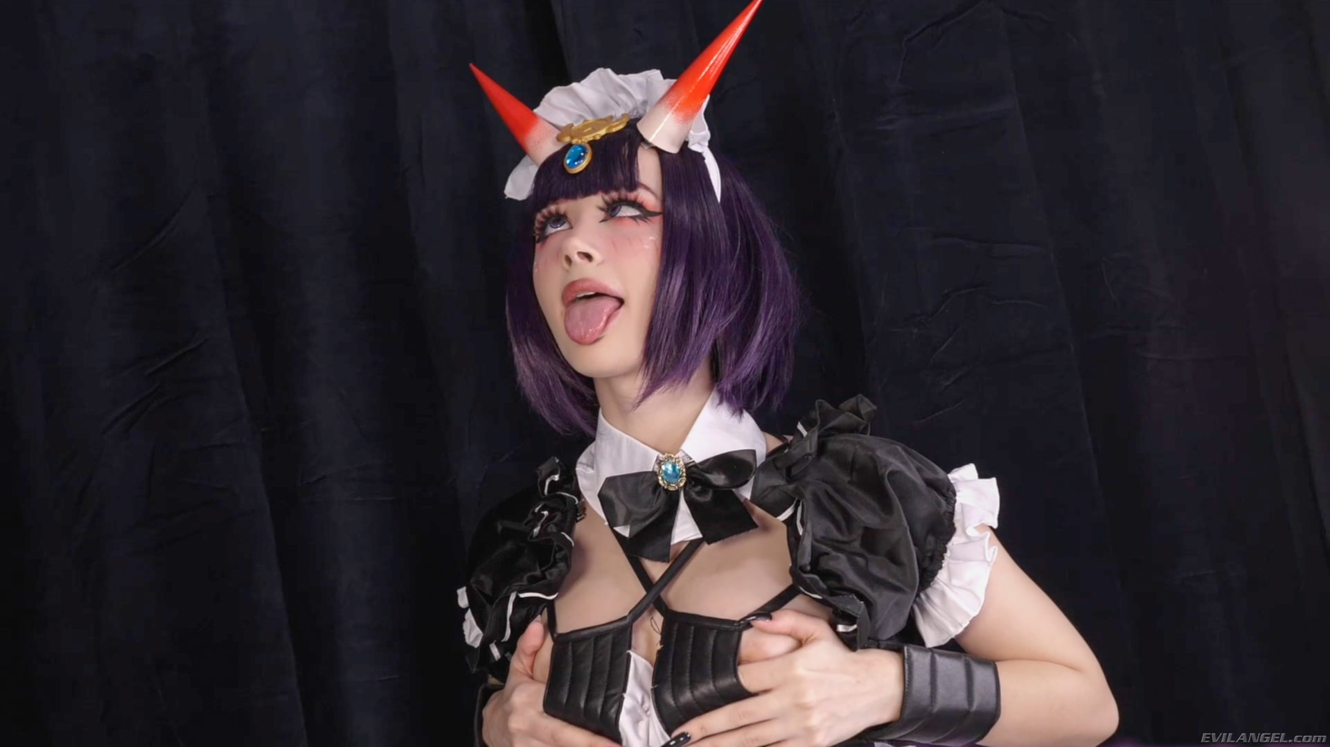 Purple Bitch en 'Evil Angel' Shuten Douji es una criada cachonda (Miniatura 2)