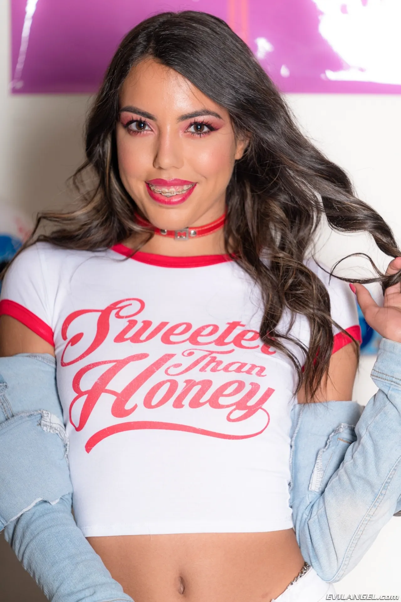 Evil Angel 'sumisa empapada de saliva' protagonizando Rachel Rivers (foto 1)