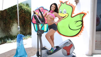 Roxy Raye en 'Entrenamiento rectal'