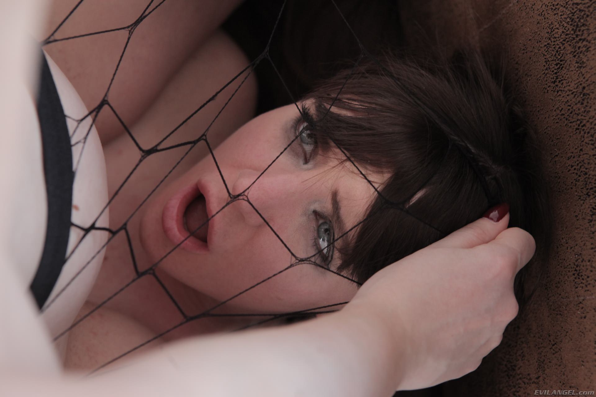 Samantha Bentley en 'Evil Angel' Misha en el exilio (Miniatura 41)