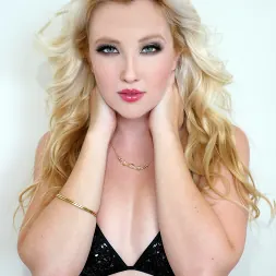 Samantha Rone en 'Evil Angel' Comida húmeda 7 (Miniatura 7)