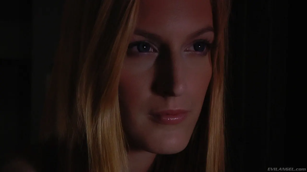 Evil Angel 'Voraz - Temporada 2 Episodio 4' protagonizando Sandra Romain (foto 2)