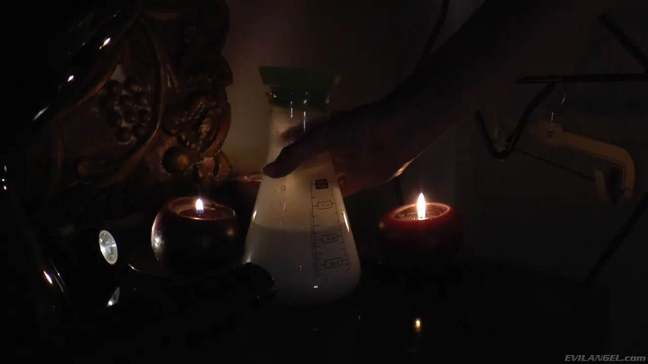 Evil Angel 'Voraz - Temporada 2 Episodio 4' protagonizando Sandra Romain (foto 4)