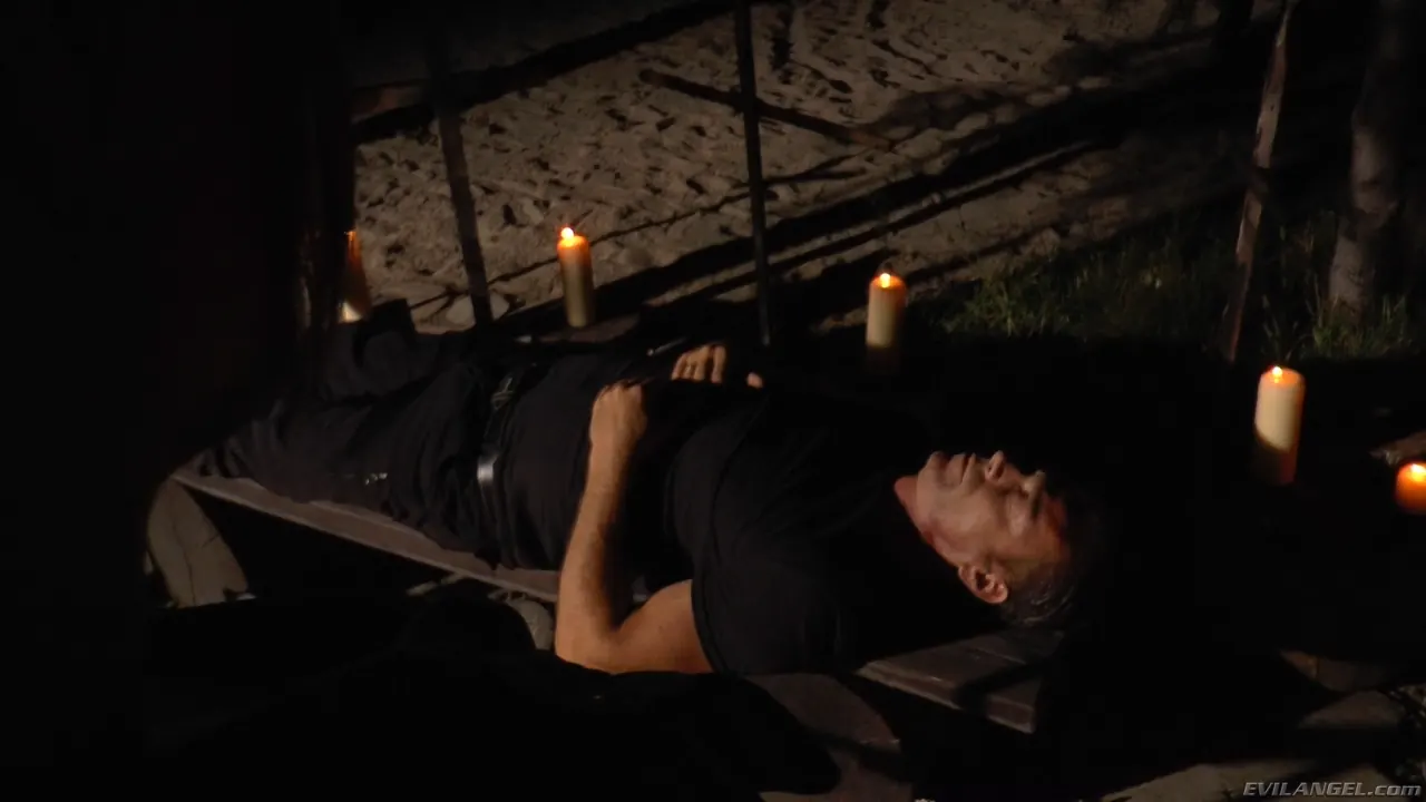 Evil Angel 'Voraz - Temporada 2 Episodio 4' protagonizando Sandra Romain (foto 8)