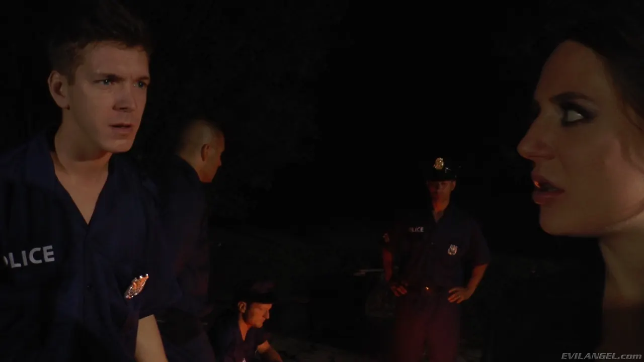 Evil Angel 'Voraz - Temporada 2 Episodio 4' protagonizando Sandra Romain (foto 10)