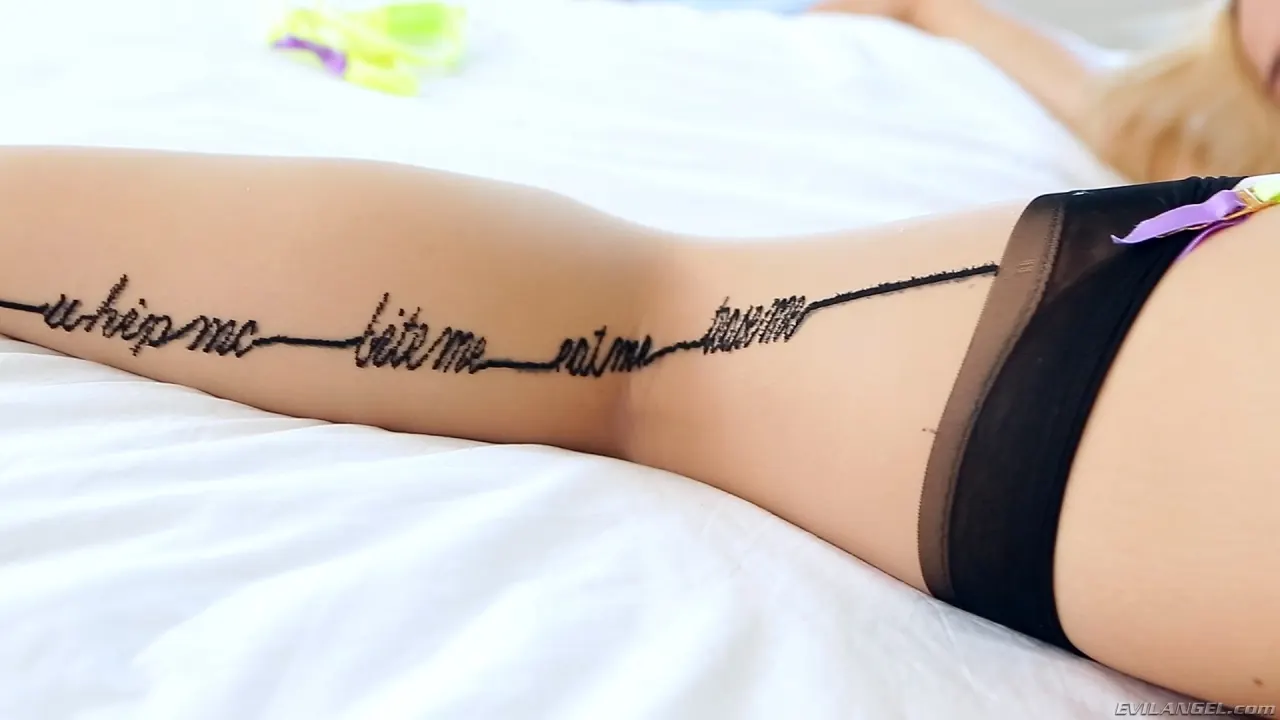 Evil Angel 'Ángeles anales' protagonizando Sarah Vandella (foto 7)