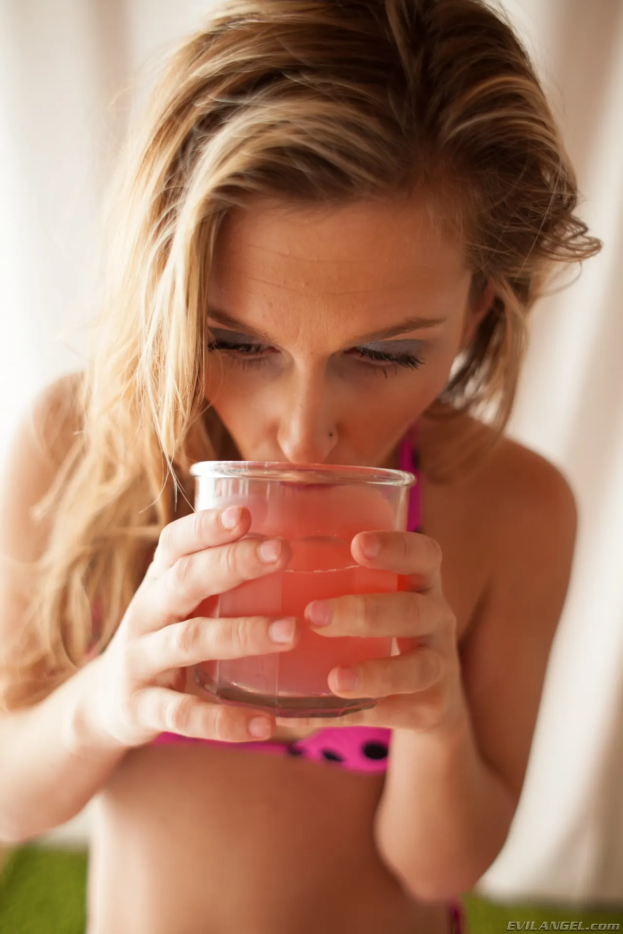 Evil Angel 'Fanático del fetiche 16' protagonizando Sasha Heart (foto 351)