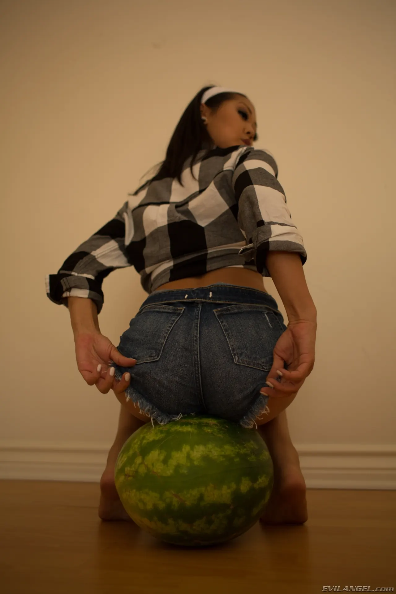 Evil Angel 'Carne oscura 9' protagonizando Saya Song (foto 27)