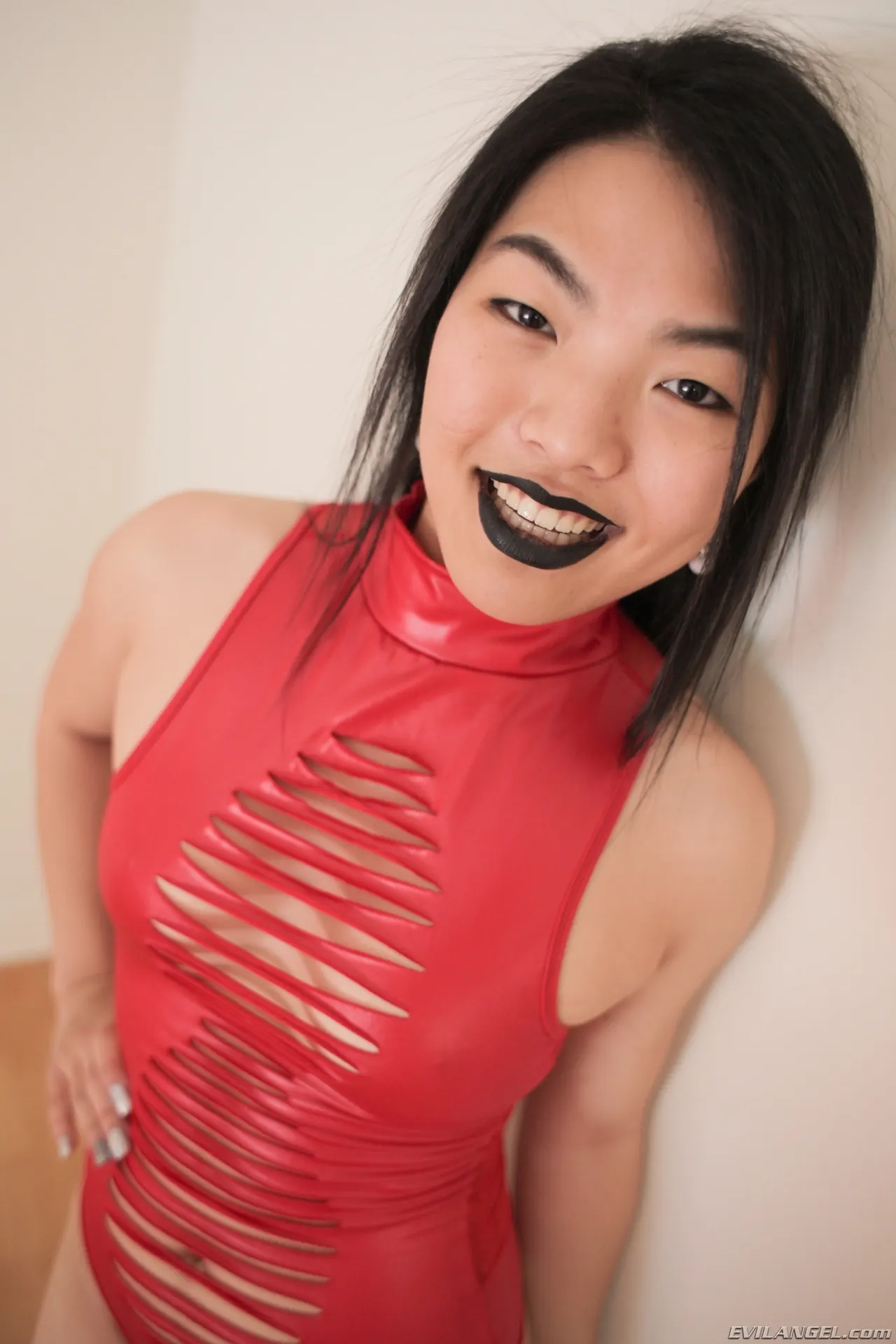 Evil Angel 'Fanático del fetiche 23' protagonizando Saya Song (foto 156)