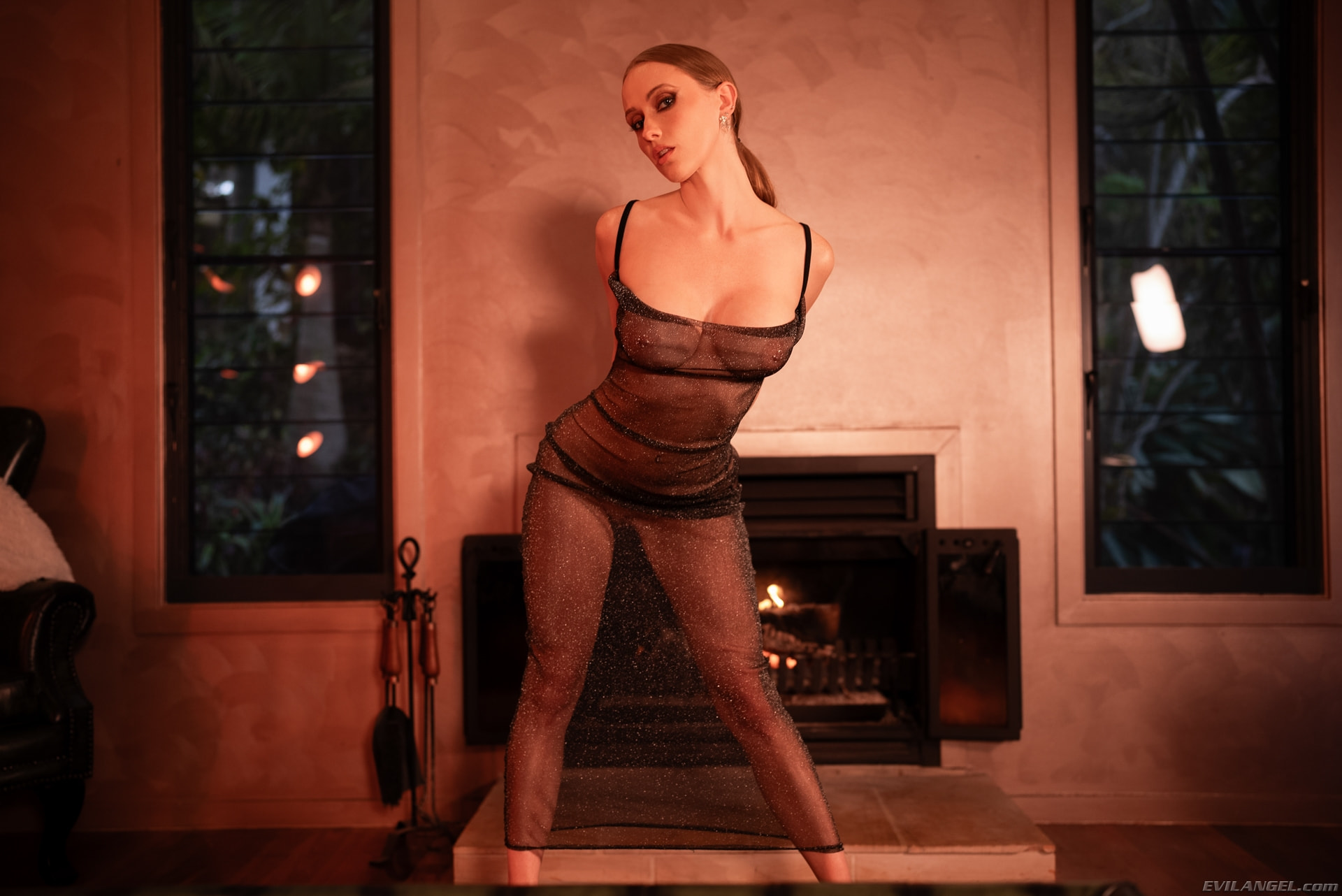 Scarlet Chase en 'Evil Angel' Grabado (Miniatura 3)