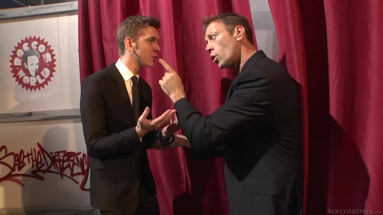 Evil Angel 'Xxx fucktory - la parodia al estilo italiano' protagonizando Silla (foto 5)