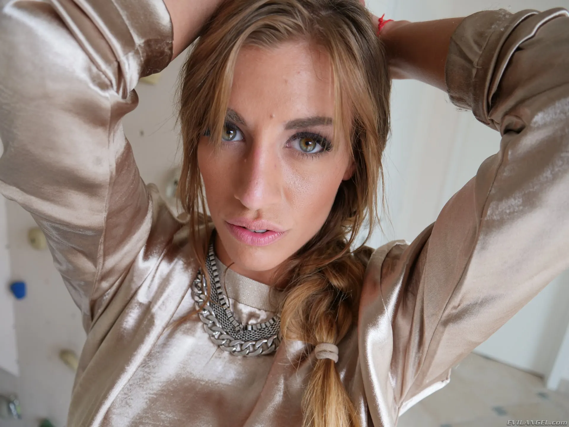 Evil Angel 'Bellezas anales de primera categoría' protagonizando Silvia Dellai (foto 6)