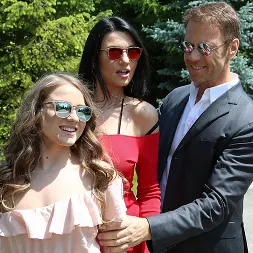 Sofi Goldfinger en 'Evil Angel' Adolescentes vs milfs 5 (Miniatura 40)