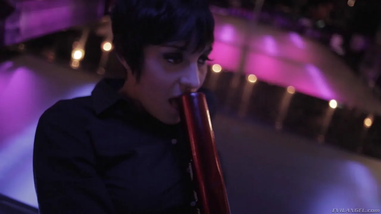 Evil Angel 'The Player' starring Soraya Wells (Photo 3)