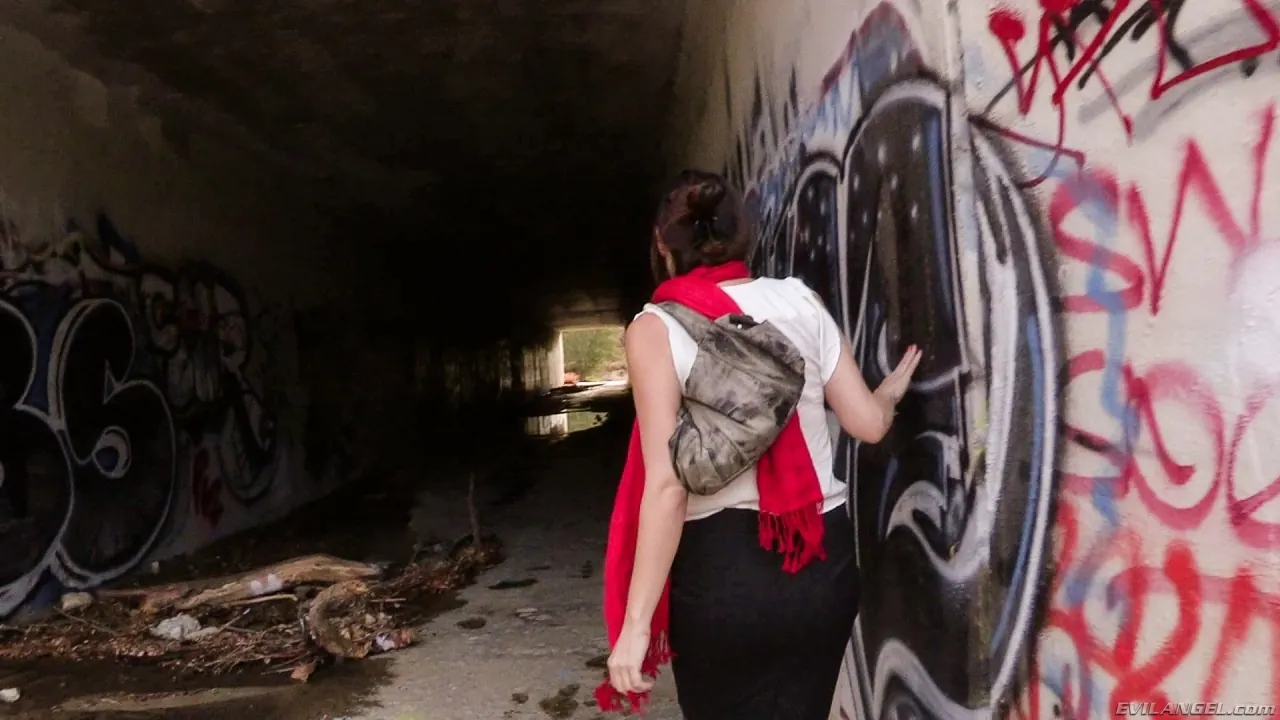 Sovereign Syre en 'Mi malvado hijastro' from 'Evil Angel' (foto 1) Evil Angel 'Mi malvado hijastro' protagonizando Sovereign Syre (foto 1)