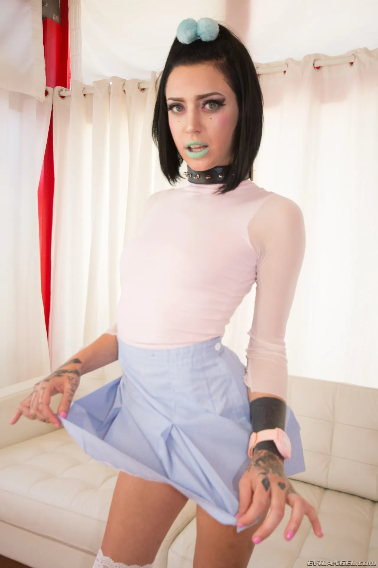 Evil Angel 'Hookup Hotshot: Break The Internet' starring Stevie Foxx (Photo 3)