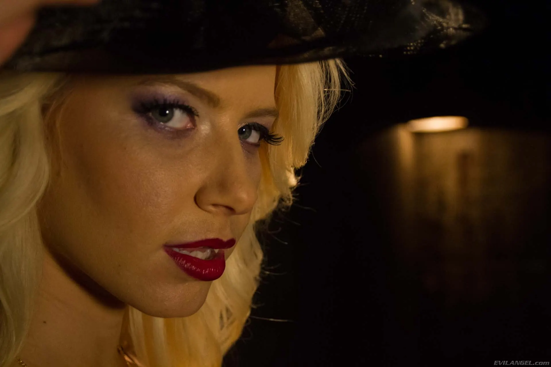 Evil Angel 'Voraz - temporada 2 episodio 01' protagonizando Stoya (foto 15)