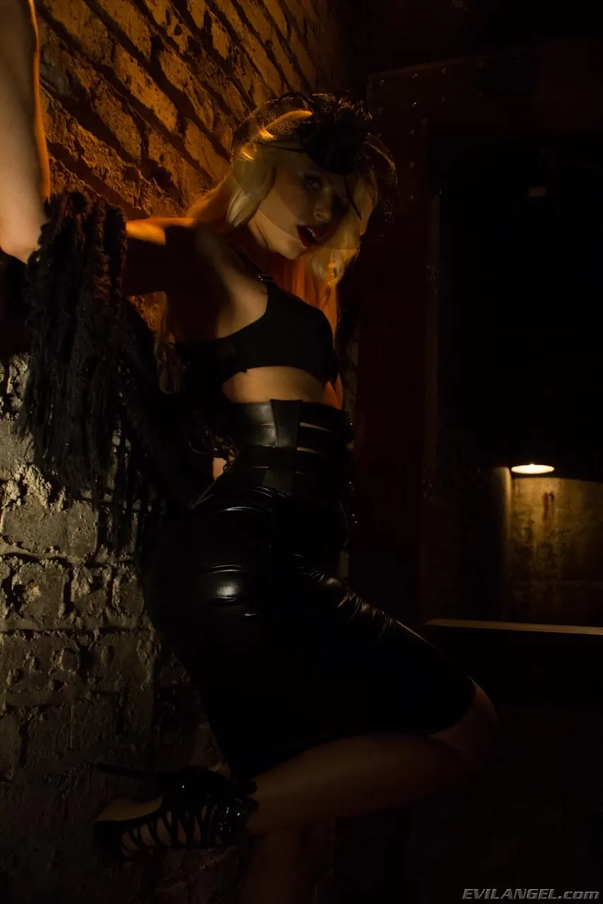 Evil Angel 'Voraz - temporada 2 episodio 01' protagonizando Stoya (foto 55)