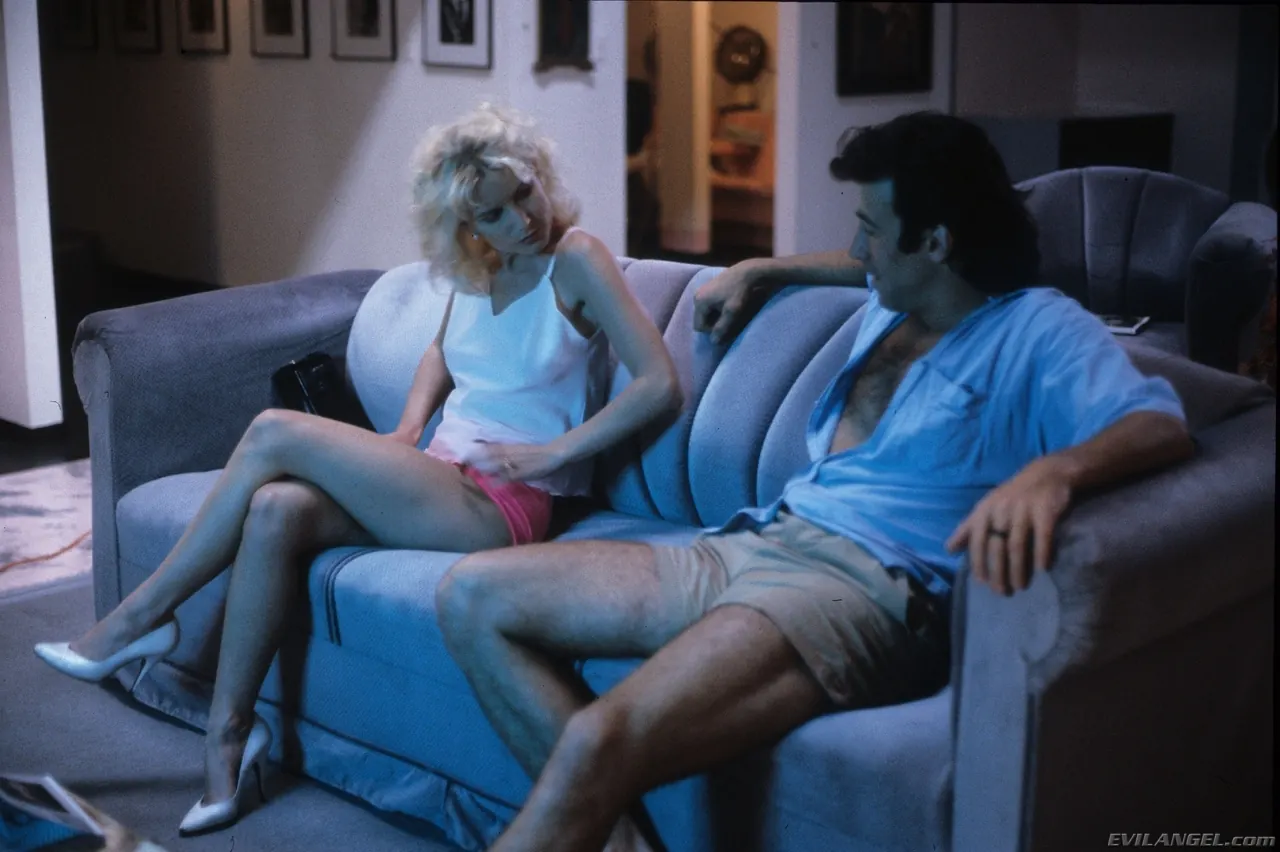 Tianna en 'Soplando con estilo' from 'Evil Angel' (foto 6) Evil Angel 'Soplando con estilo' protagonizando Tianna (foto 6)