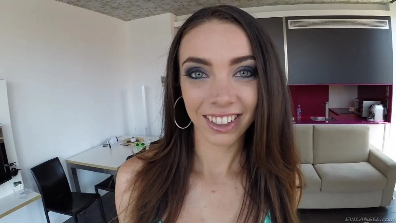 Evil Angel 'Fucking: el juego del mundo' protagonizando Tiffany Tyler (foto 5)