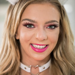 Tiffany Watson en 'Evil Angel' Hotshot de conexión: aventura de Internet (Miniatura 1)