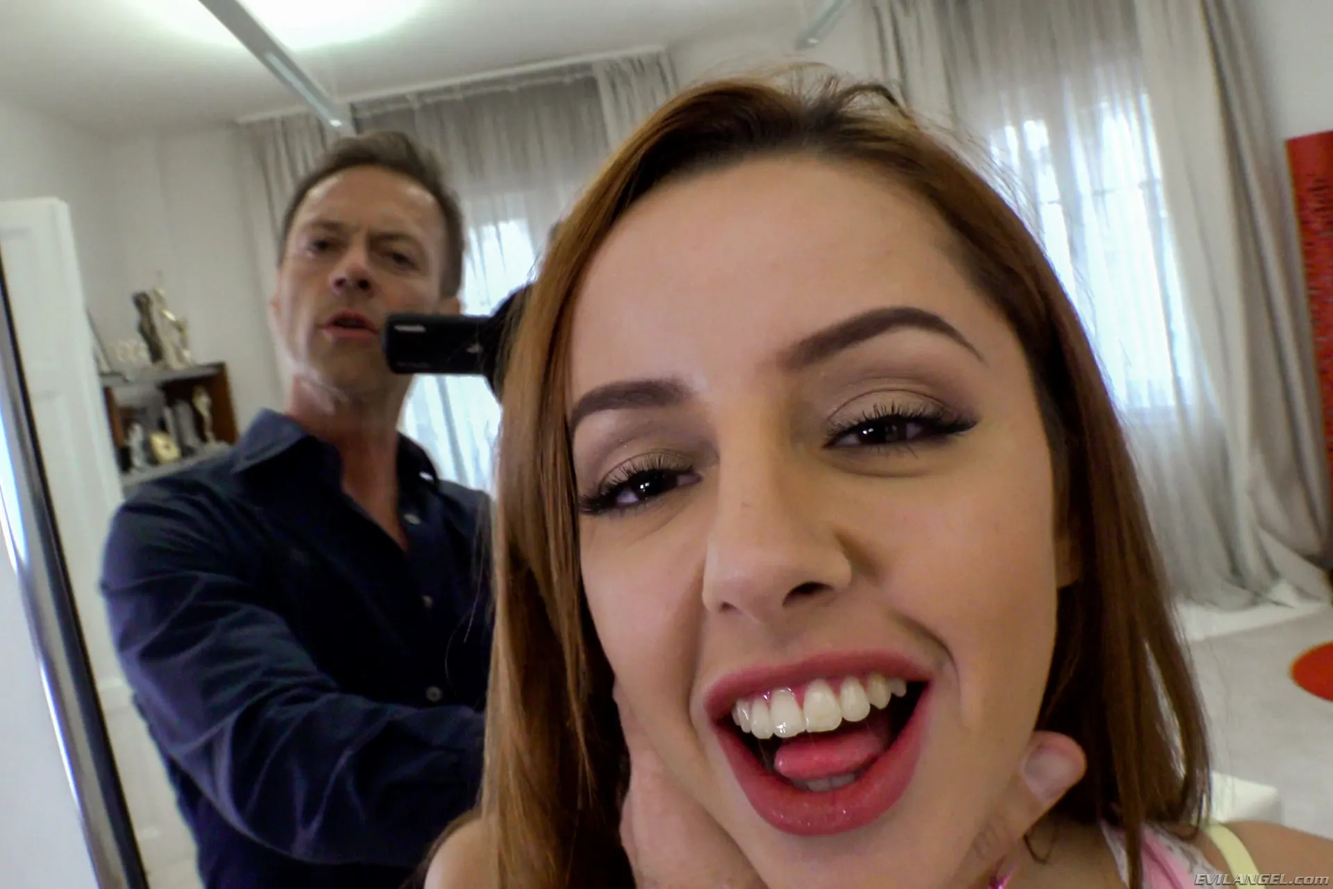 Evil Angel 'Castings - Vanna Bardot' protagonizando Vanna Bardot (foto 3)