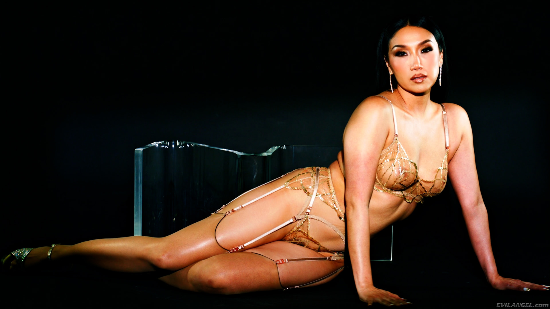 Vicki Chase en 'Evil Angel' Vicki chase ninfomana sc.5 gangbang (Miniatura 2)
