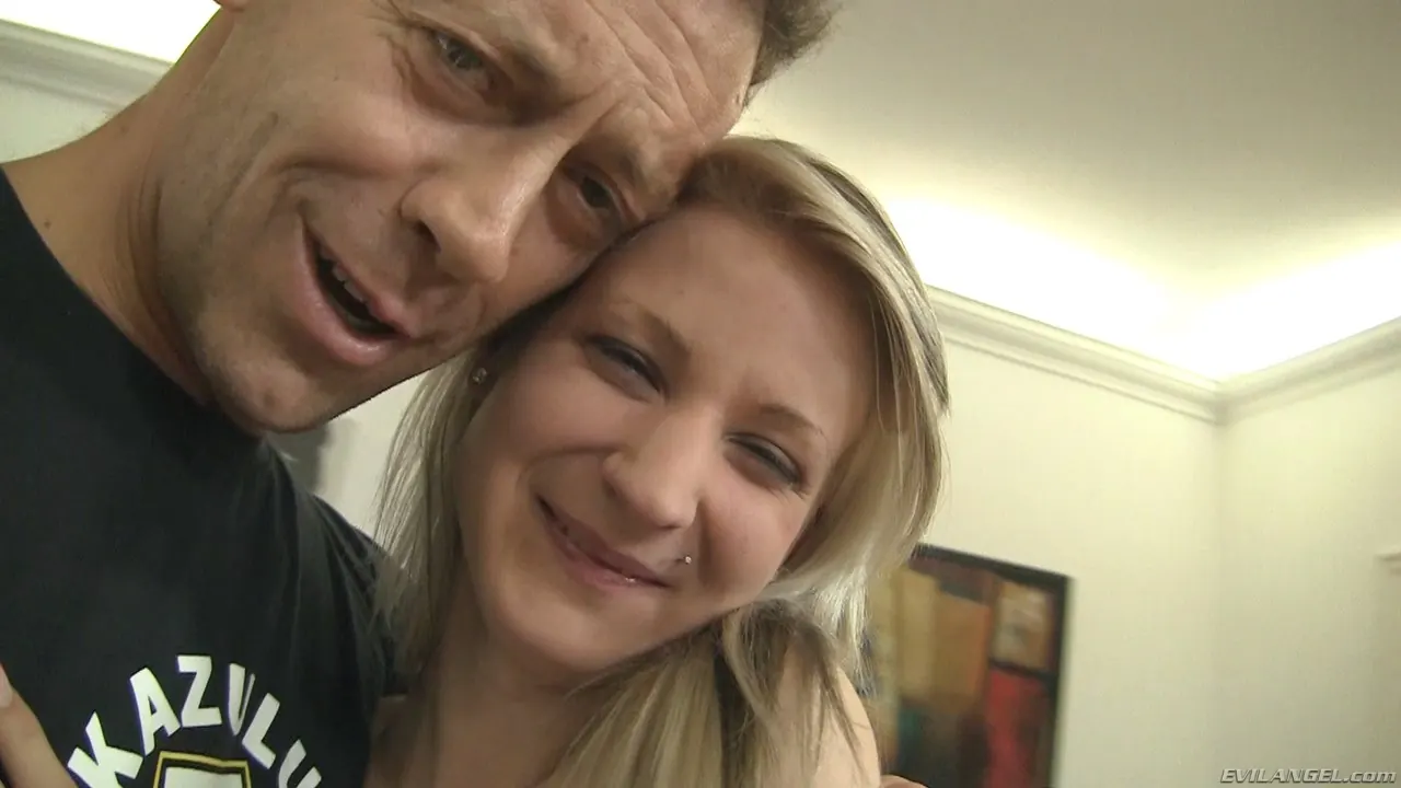 Viktoria E en 'Punto de vista de Rocco 8' from 'Evil Angel' (foto 3) Evil Angel 'Punto de vista de Rocco 8' protagonizando Viktoria E (foto 3)