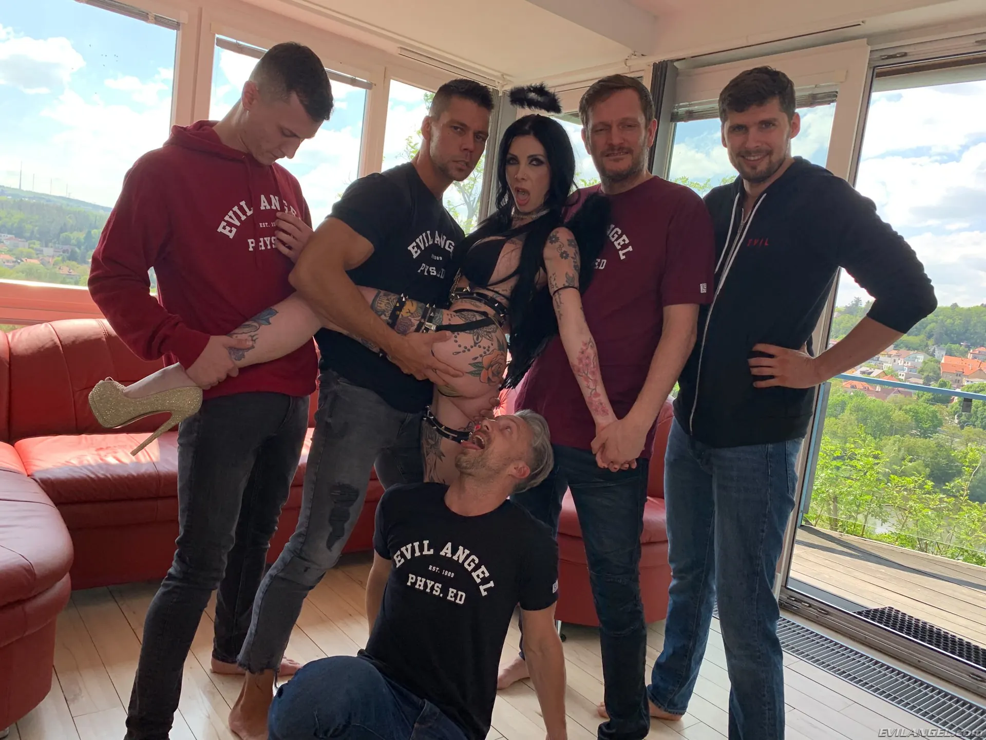 Evil Angel 'Ángeles en gangbang 2' protagonizando Megan Inky (foto 162)