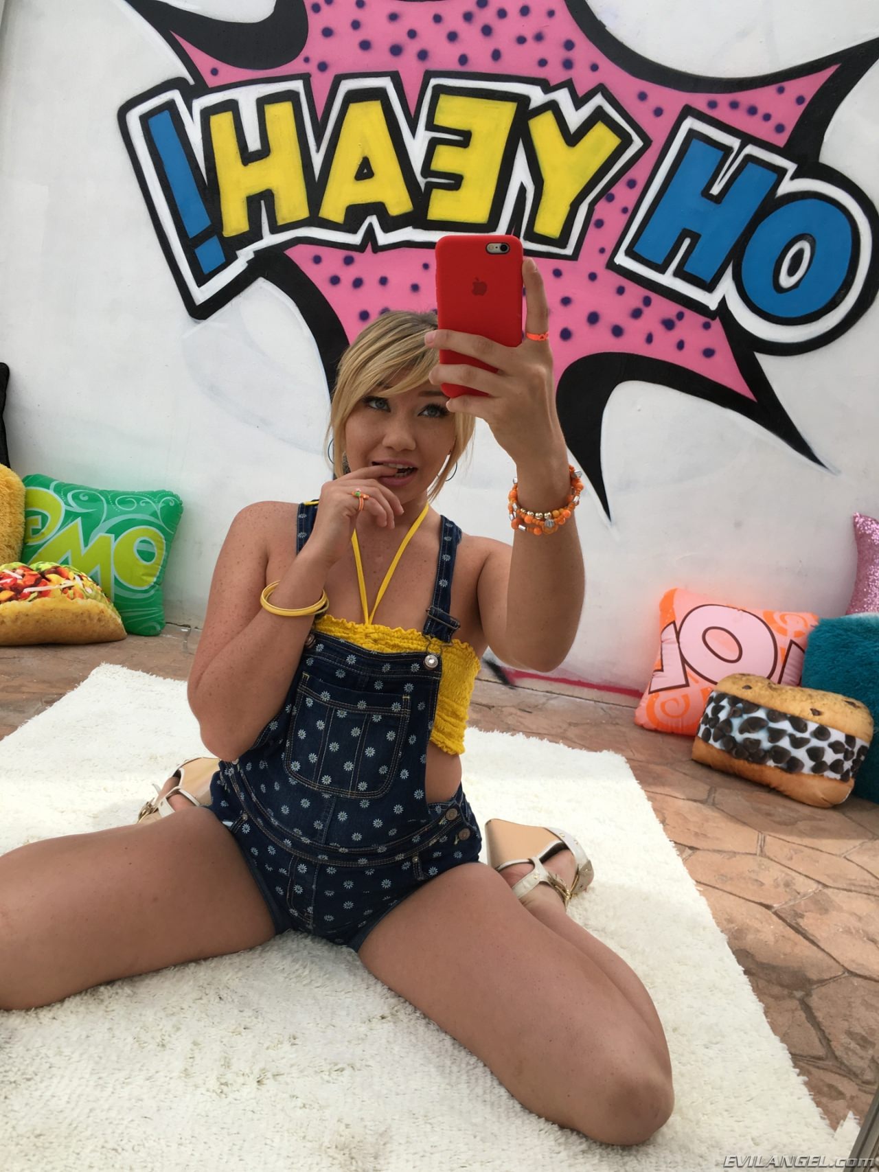 Zelda Morrison en 'Evil Angel' Tríos con juego anal (Miniatura 33)
