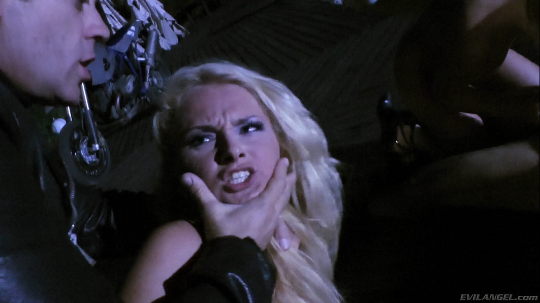 Zorah White en 'Evil Angel' Voraz - Temporada 01 Episodio 4 (Miniatura 12)